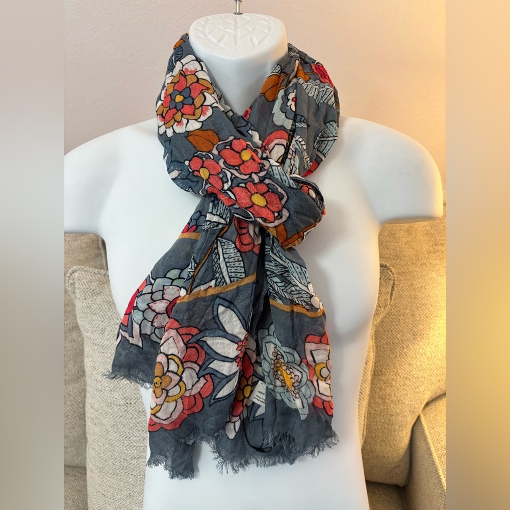 VERA BRADLEY Gray Scarf with Peach, Pinks & Other Colors Size: 23” x 69”